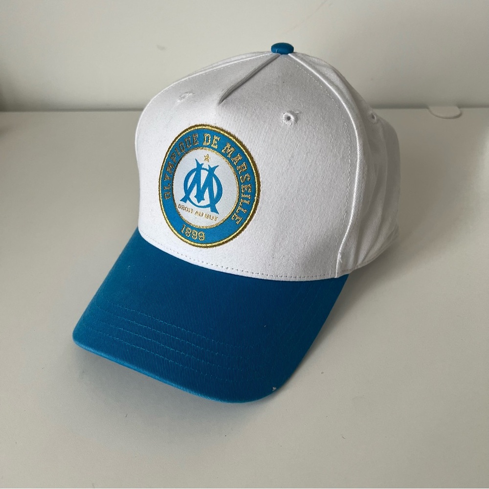 OM hat